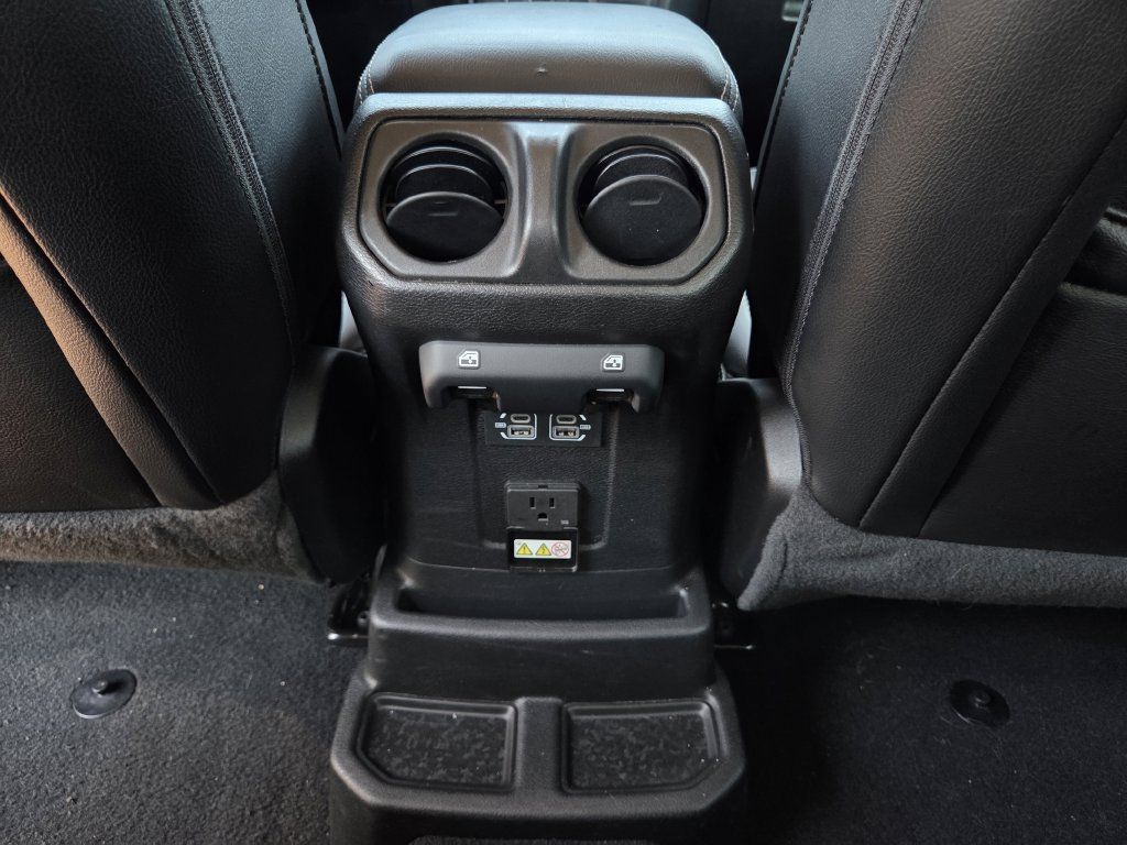 Used 2022 Jeep Wrangler Unlimited Sahara w/ Cold Weather Group AWD/4WD image 24