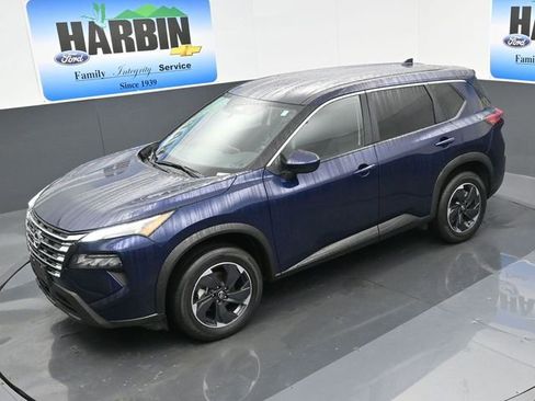 Used 2024 Nissan Rogue SV image 25