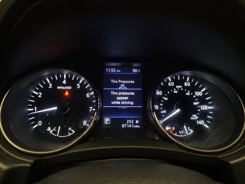 Used 2018 Nissan Rogue SV FWD image 23