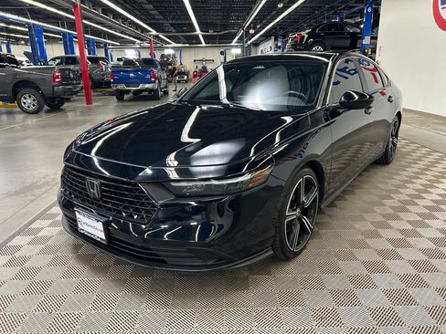 Used 2024 Honda Accord Sport image 3