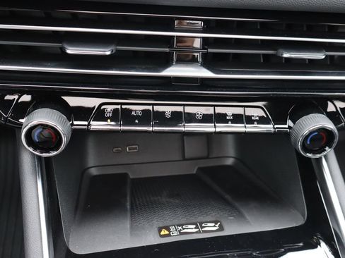 New 2026 Chevrolet Traverse Z71 w/ Enhanced Driving Package AWD/4WD image 12