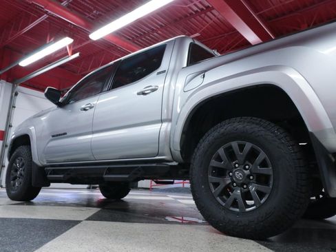 Used 2022 Toyota Tacoma SR5 RWD image 39