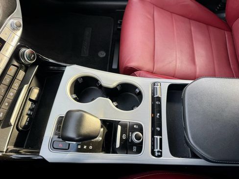 Used 2018 Kia Stinger GT2 image 39