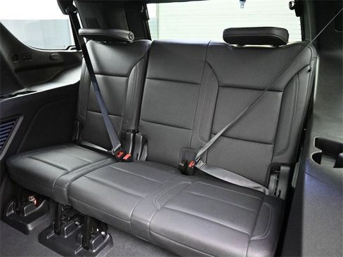 Used 2022 Chevrolet Tahoe Z71 w/ Luxury Package image 19