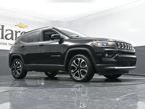 Used 2023 Jeep Compass Limited w/ Sun and Sound Group AWD/4WD image 2