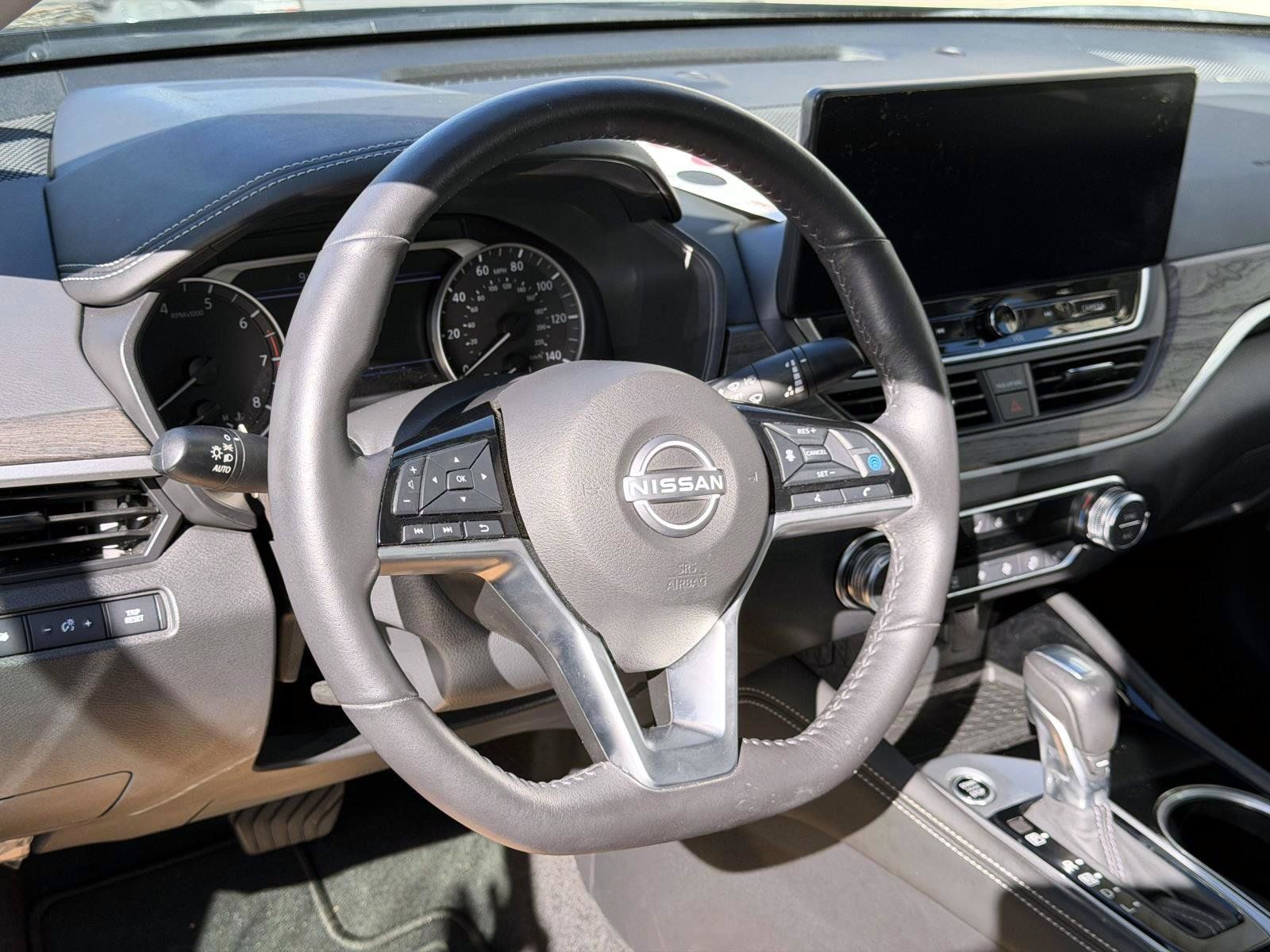 Used 2024 Nissan Altima 2.5 SL AWD/4WD image 13