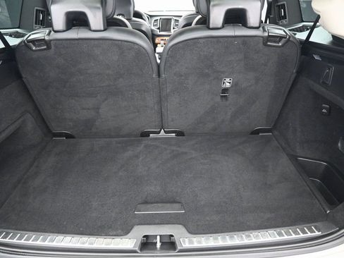 Used 2023 Volvo XC90 B6 Plus image 31