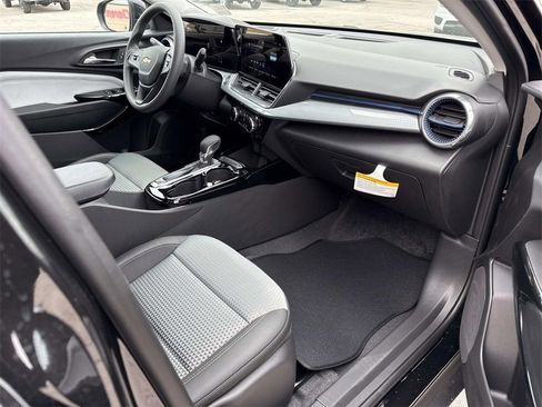 New 2026 Chevrolet Trax LT image 26