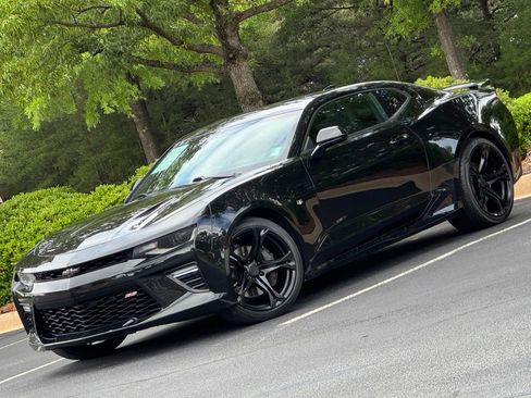 Used 2016 Chevrolet Camaro SS RWD image 1
