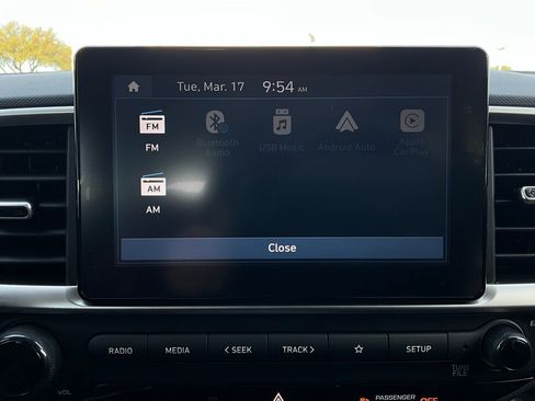 Used 2025 Hyundai Venue SEL image 31