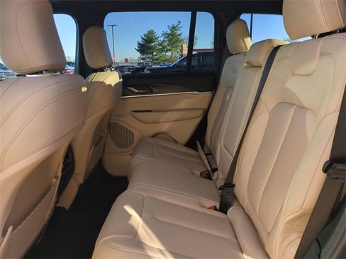 New 2025 Jeep Grand Cherokee Limited image 14