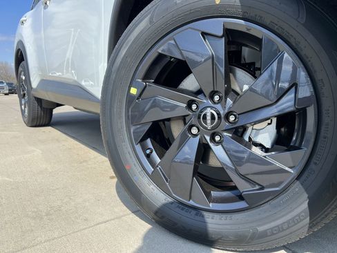 New 2026 Nissan Rogue SV image 6