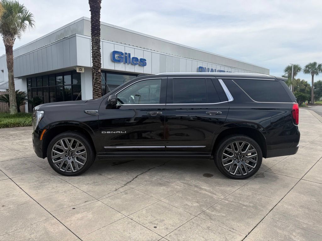 Used 2025 GMC Yukon Denali Ultimate w/ LPO, Floor Liner Package AWD/4WD image 2