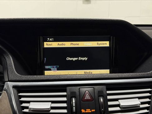 Used 2010 Mercedes-Benz E 350 4MATIC Sedan image 31