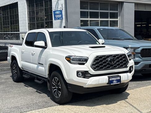 Used 2023 Toyota Tacoma TRD Sport AWD/4WD image 1