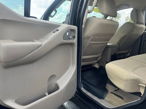 Used 2017 Nissan Frontier SV w/ SV Value Truck Package AWD/4WD image 32