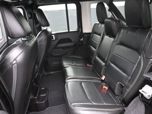 Used 2018 Jeep Wrangler Unlimited Sahara w/ Uconnect 4C Nav & Sound Group AWD/4WD image 21