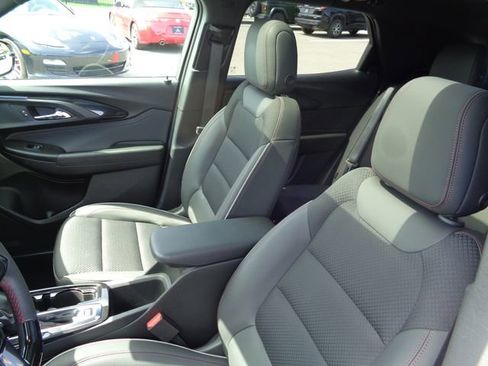 Used 2023 Chevrolet TrailBlazer RS w/ Sun and Liftgate Package image 8