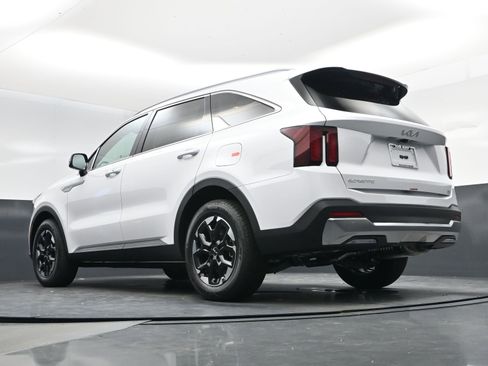 New 2026 Kia Sorento S image 12