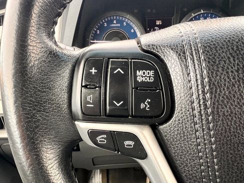 Used 2015 Toyota Sienna XLE w/ Outdoor Package image 30