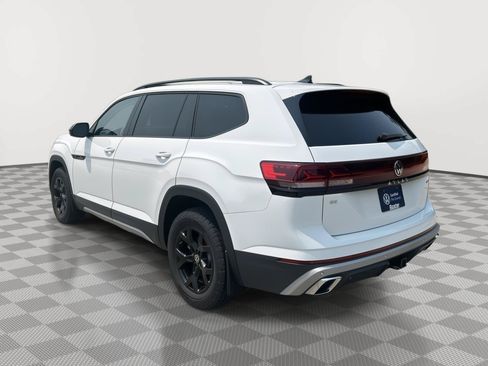 Used 2024 Volkswagen Atlas Peak Edition SE AWD/4WD image 7
