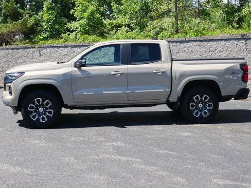 Certified 2023 Chevrolet Colorado Z71 w/ Z71 Convenience Package 2 AWD/4WD image 3