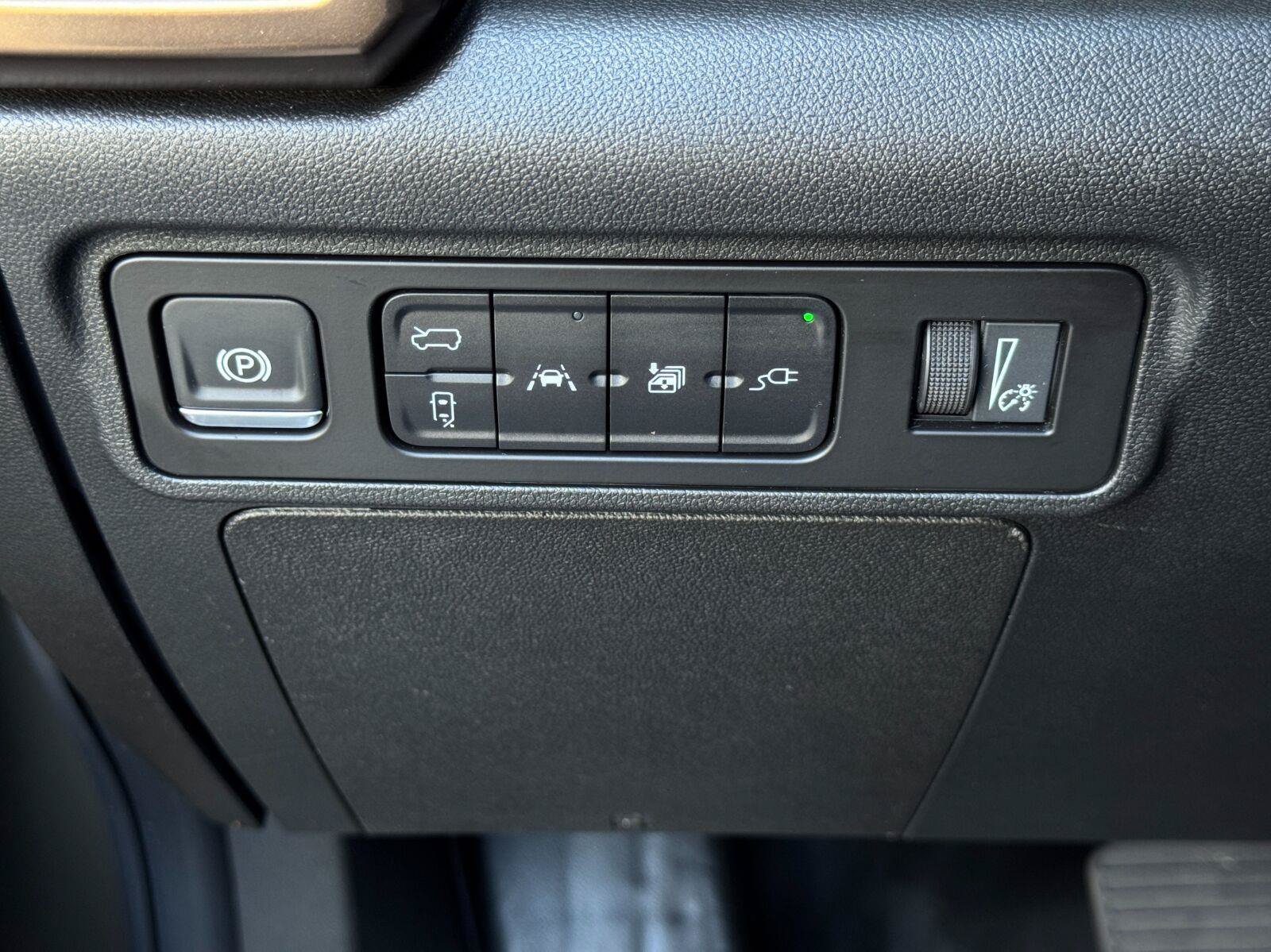 Used 2025 GMC Hummer EV 3X w/ LPO, Roof Cross Rail Package AWD/4WD image 18