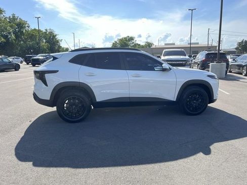 Used 2024 Chevrolet Trax LT w/ Driver Confidence Package FWD image 4