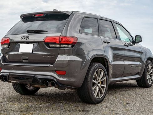 Used 2018 Jeep Grand Cherokee Trackhawk AWD/4WD image 6