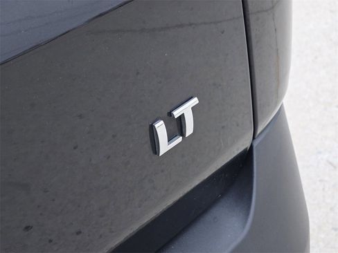 Used 2021 Chevrolet Traverse LT image 13