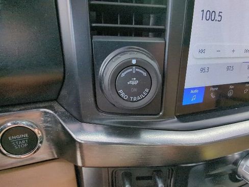 Used 2024 Ford F250 Lariat w/ Lariat Ultimate Package AWD/4WD image 23