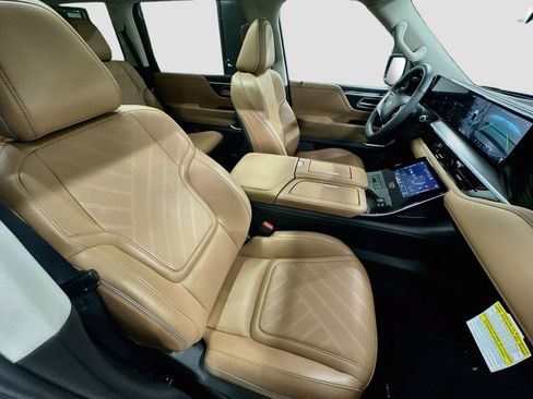 Used 2026 INFINITI QX80 Luxe w/ Cargo Package AWD/4WD image 30