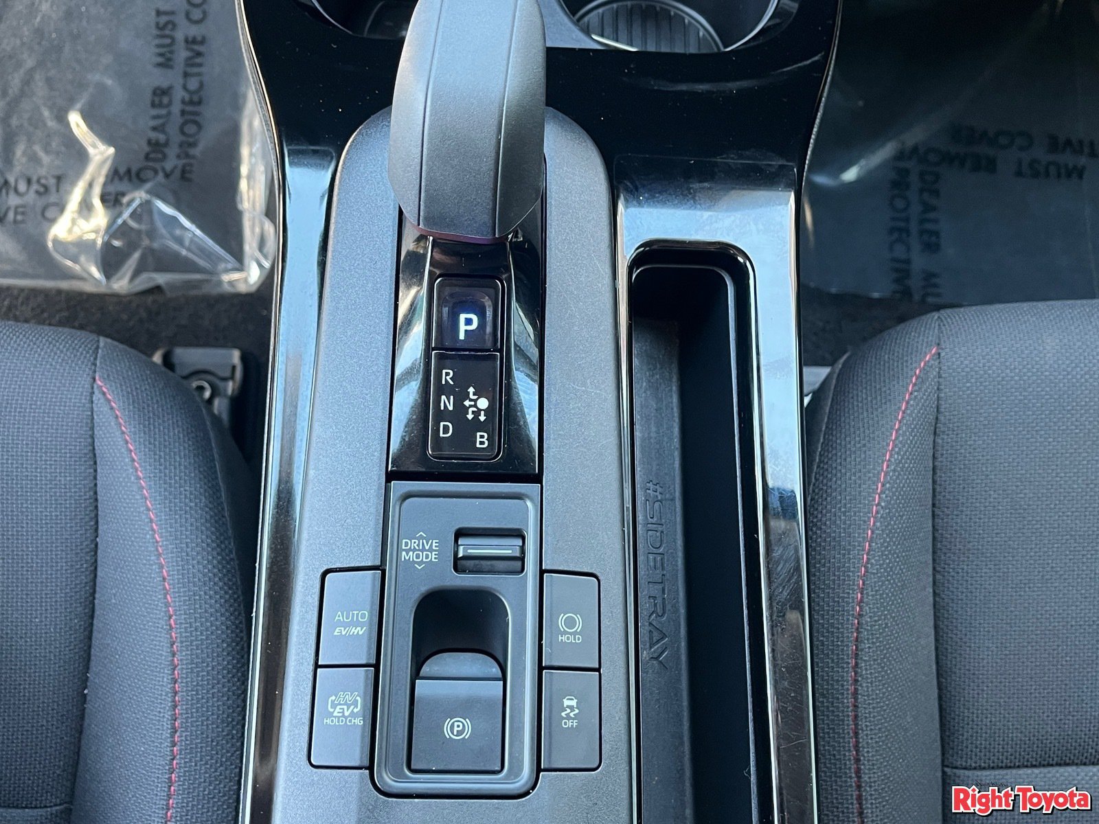 Certified 2025 Toyota Prius Plug-In Hybrid FWD image 31