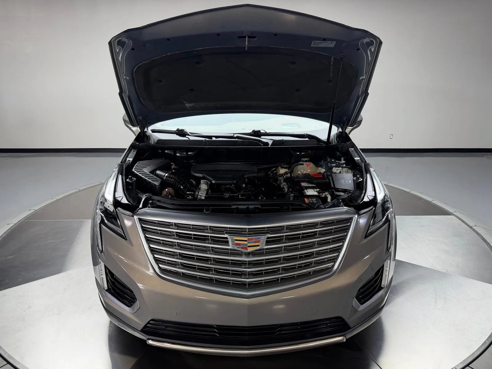 Used 2018 Cadillac XT5 Platinum AWD/4WD image 11