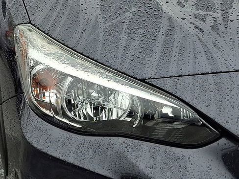 Used 2019 Subaru Crosstrek 2.0i Premium image 9