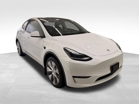 Used 2024 Tesla Model Y Long Range AWD/4WD image 7