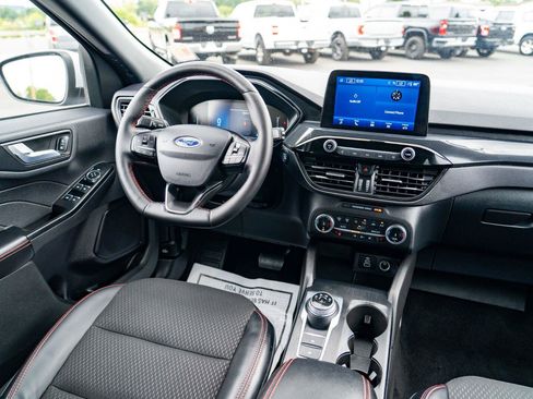 Used 2025 Ford Escape ST-Line Select AWD/4WD image 22