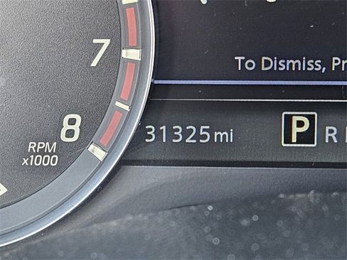 Used 2023 Nissan Titan SV image 32