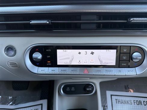 Used 2023 Genesis GV60 Advanced image 22