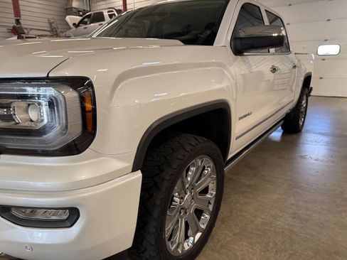 Used 2018 GMC Sierra 1500 Denali w/ Denali Ultimate Package AWD/4WD image 37