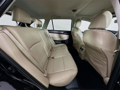Used 2017 Subaru Outback 2.5i Limited image 6
