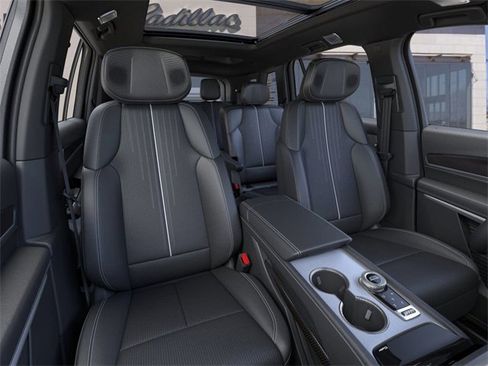 New 2026 Cadillac Vistiq Sport w/ LPO, Floor Liner Package image 16