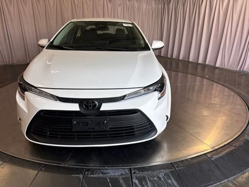 Used 2026 Toyota Corolla LE FWD image 2