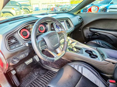 Used 2019 Dodge Challenger SRT Hellcat Redeye image 10