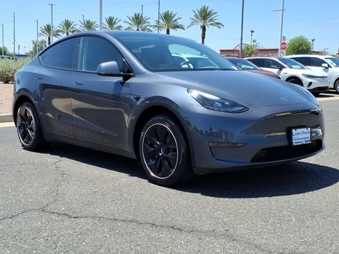 Used 2023 Tesla Model Y AWD image 1