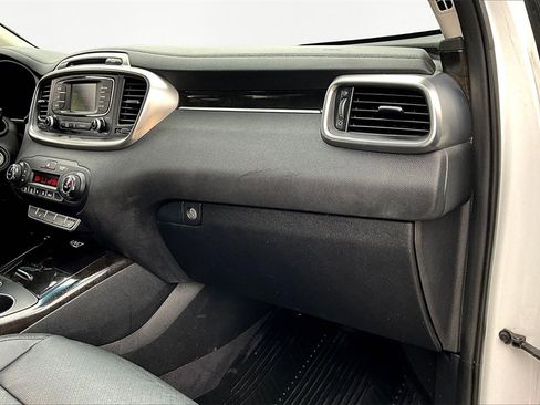 Used 2016 Kia Sorento EX image 17