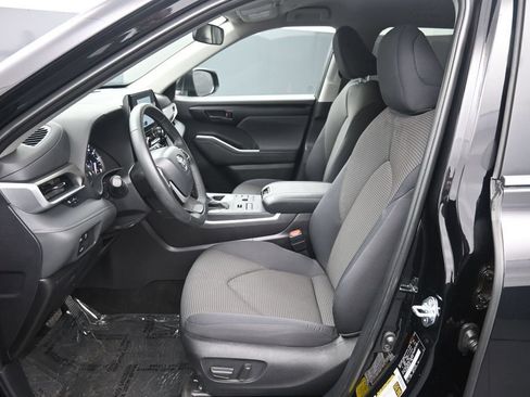 Certified 2025 Toyota Highlander LE AWD/4WD image 18