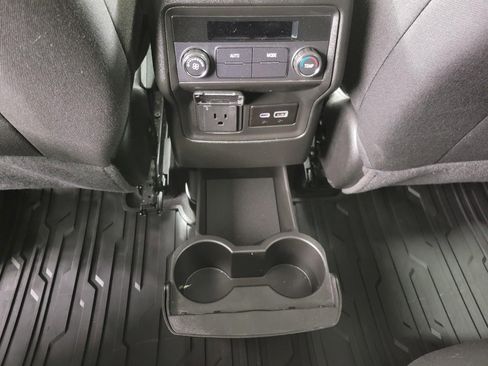 Certified 2023 GMC Acadia SLE w/ Driver Convenience Package image 23