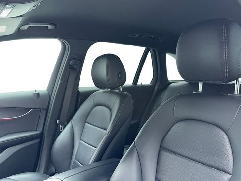 Used 2021 Mercedes-Benz GLC 300 image 37