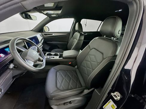 Used 2025 Volkswagen Atlas Cross Sport SE image 13